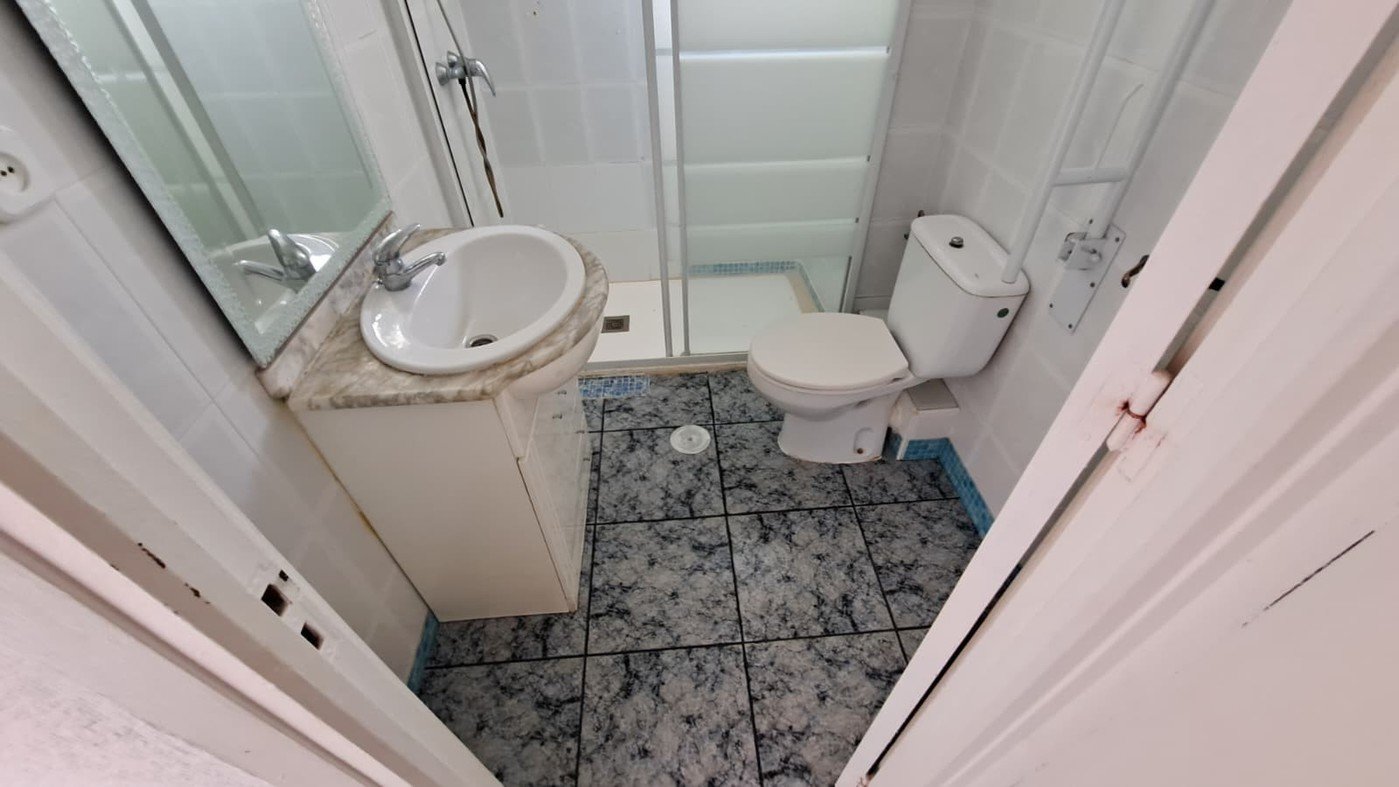 Flat on Calle Cataluña — image 12